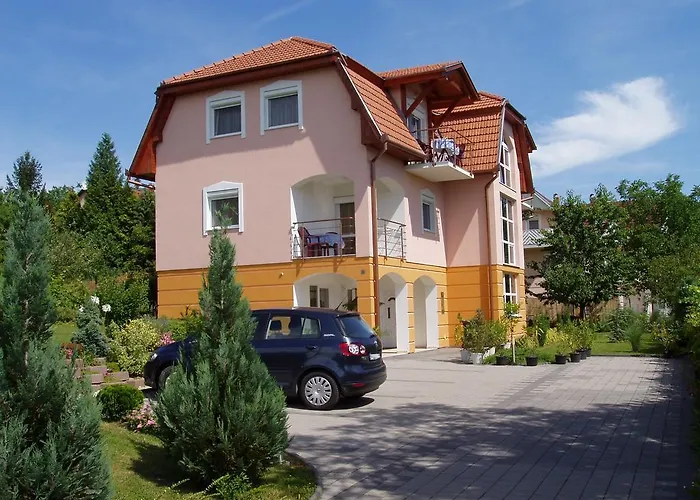 Lägenhet Katalin Apartmanhaz *