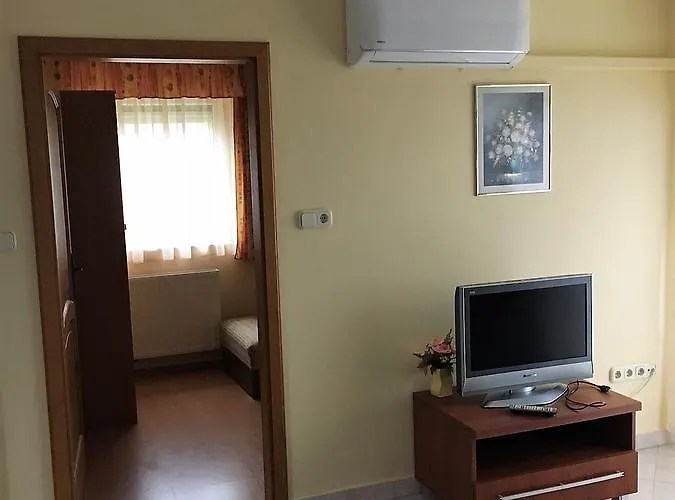 Katalin Apartmanhaz Lägenhet *